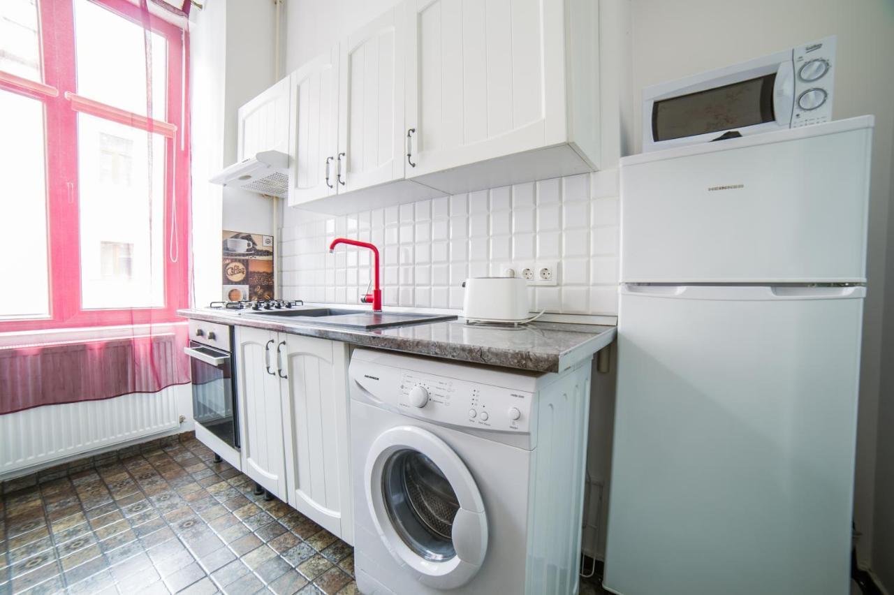 Central Studio Bnb Brasov Bagian luar foto