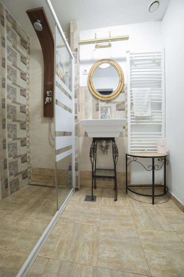 Central Studio Bnb Brasov Bagian luar foto